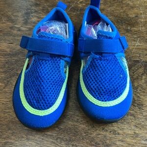 Water‎ shoes Wonder nation, toddler size 7/8